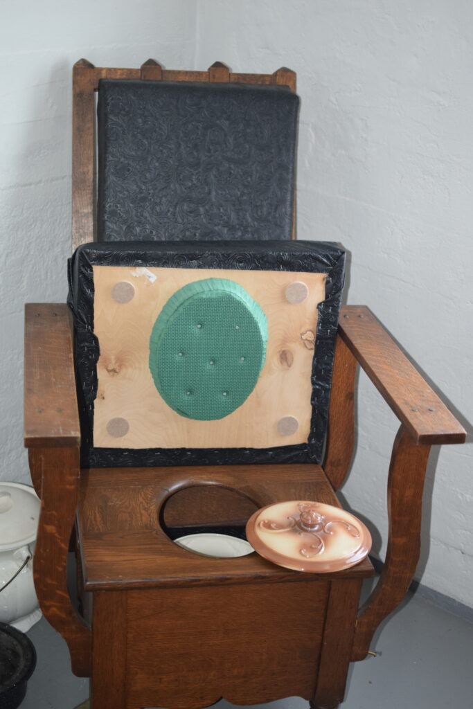 Millennium Manor Castel Chamber Pot